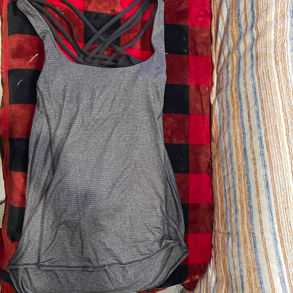 Lululemon tank top size 4